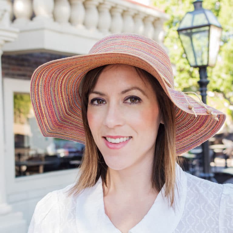 3 Reasons a Floppy Sun Hat is the Best Accessory
