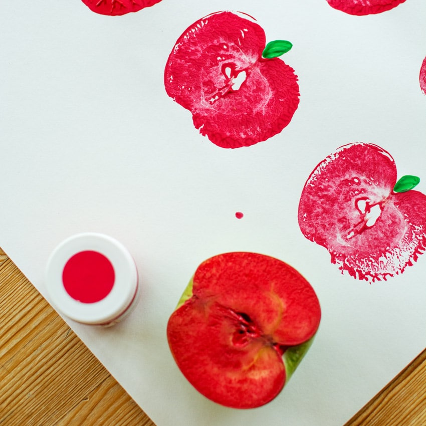 How to Make Apple Stamps, A Fun Back-to-School Craft