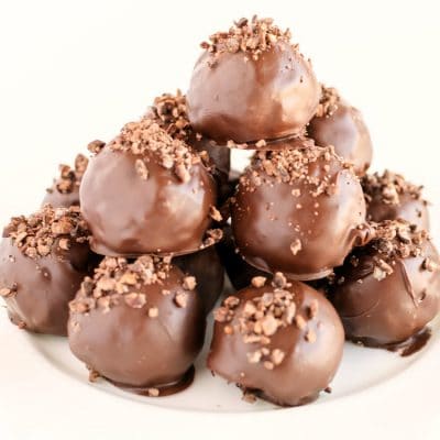 No-Bake Chocolate Peanut Butter Energy Balls Recipe