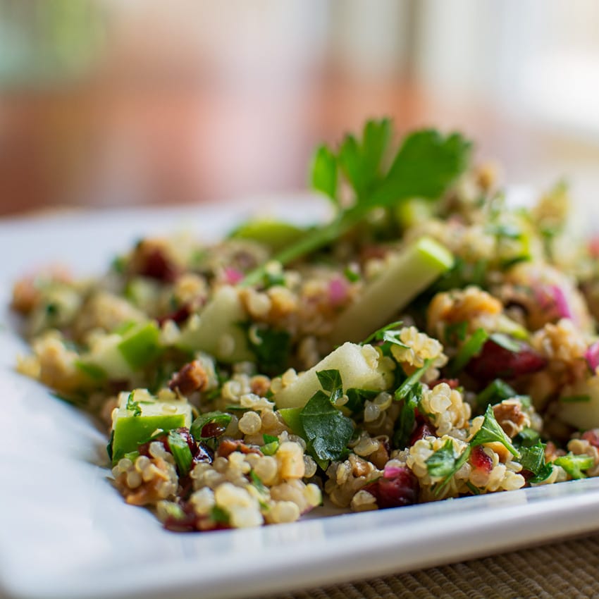 This Vegetarian Quinoa Salad Recipe Makes the Best Week-Day Lunch