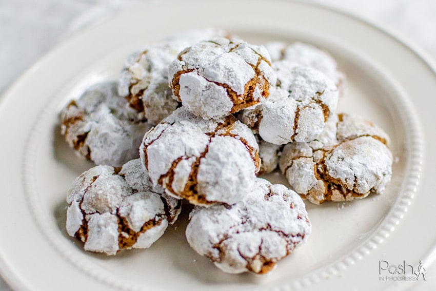 How to Make These Spicy Gingerbread Crinkle Cookies