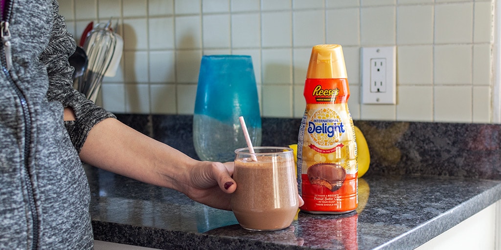 Easy-Peanut-Butter-Cup-Protein-Shake-Recipe-twitter | Posh in Progress