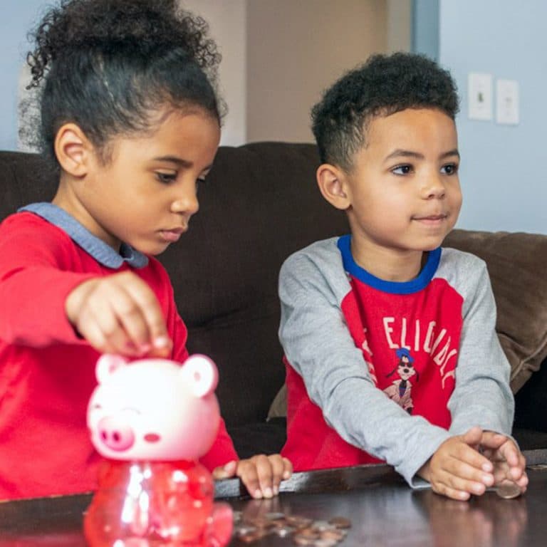 7 Tips to Teach Your Young Kids About Financial Literacy