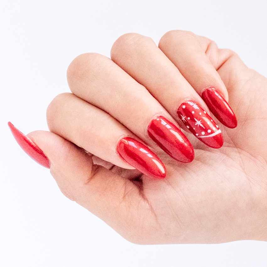 You’ll Absolutely Love These 12 Fun Christmas Nails Ideas