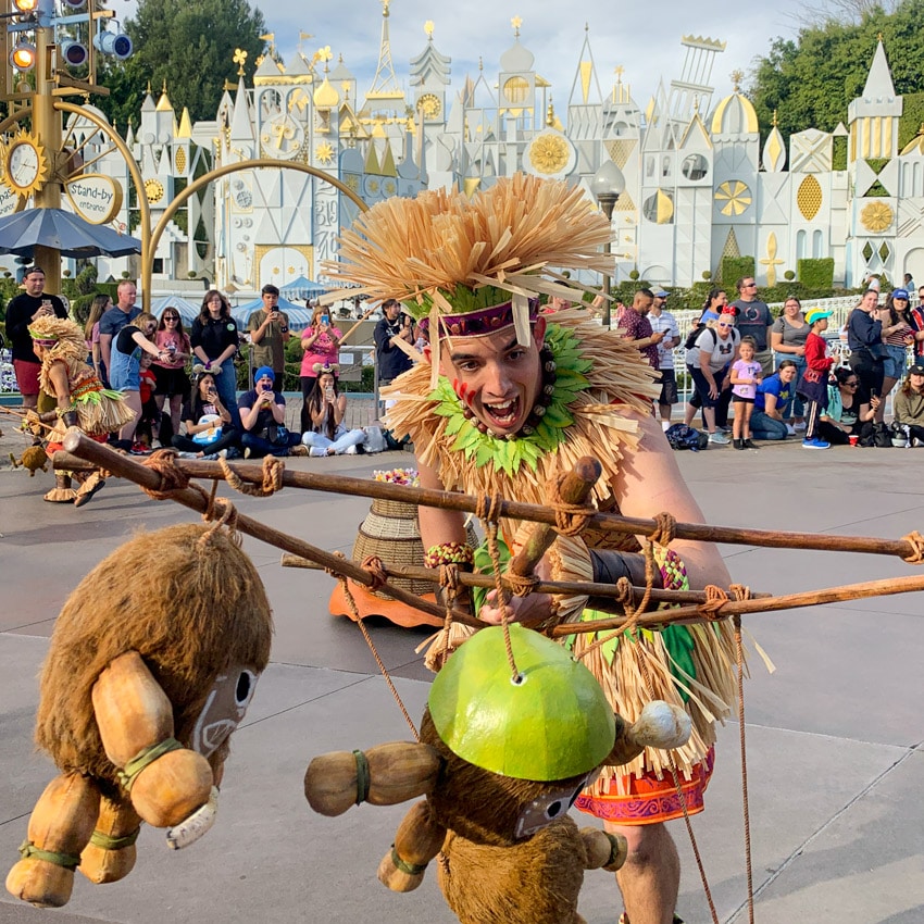 This is Why We Loved The Disneyland Magic Happens Parade