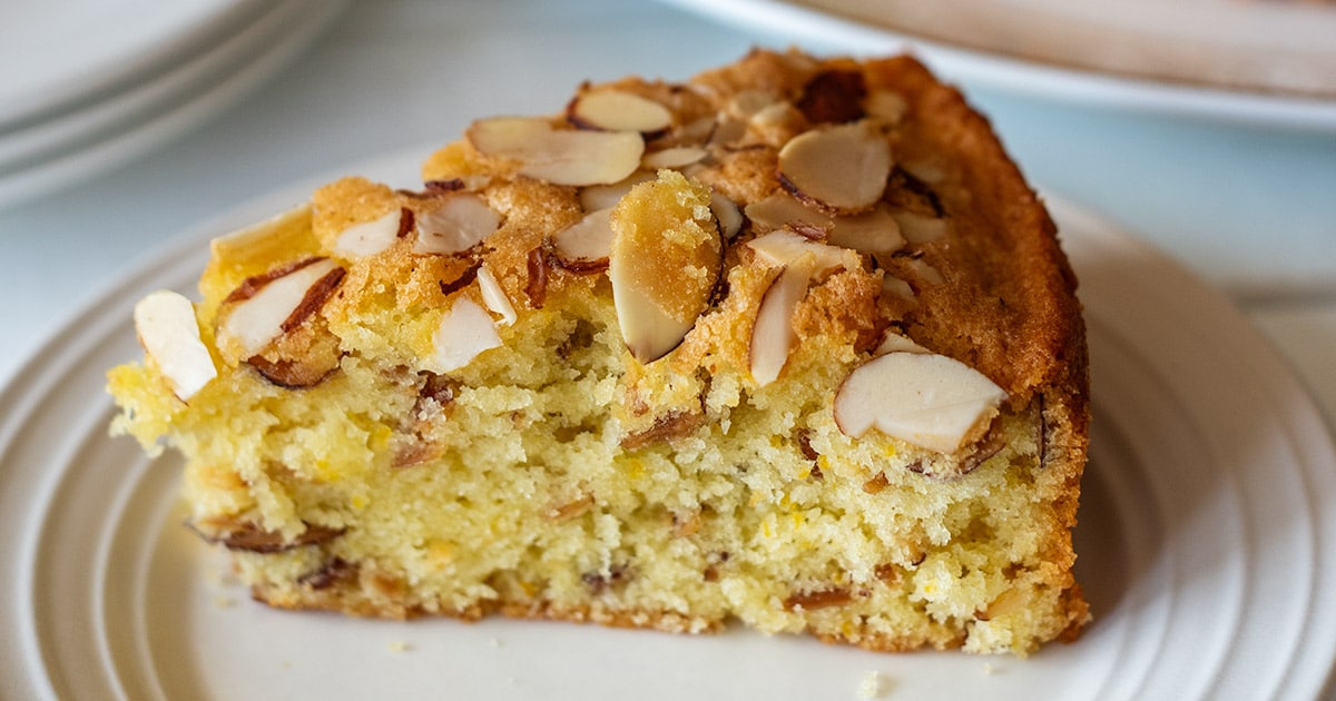 How to Make Almond and Lemon Olive Oil Cake - Posh in Progress