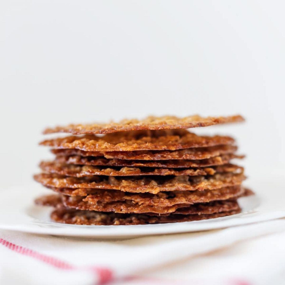 https://poshinprogress.com/wp-content/uploads/2021/03/oatmeal-lace-cookies-featured-1200x1200.jpg