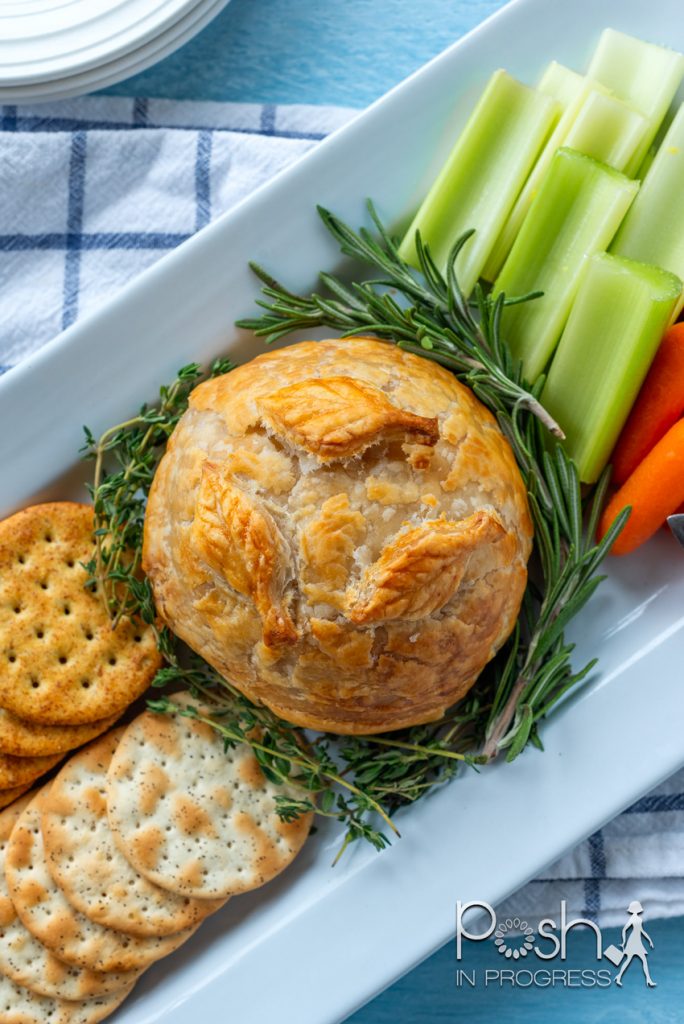 How To Make This Delicious Baked Brie With Garlic - Posh In Progress