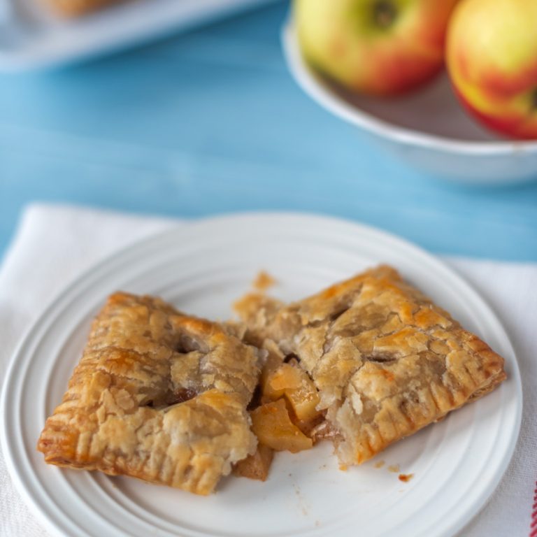 How to Make Impressive Mini Apple Pies with Puff Pastry