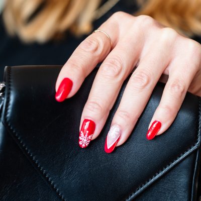 Here are 10 Cute Christmas Nails to Try This Holiday Season