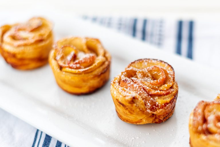 Apple Roses with Puff Pastry: How to Make These Pretty Treats