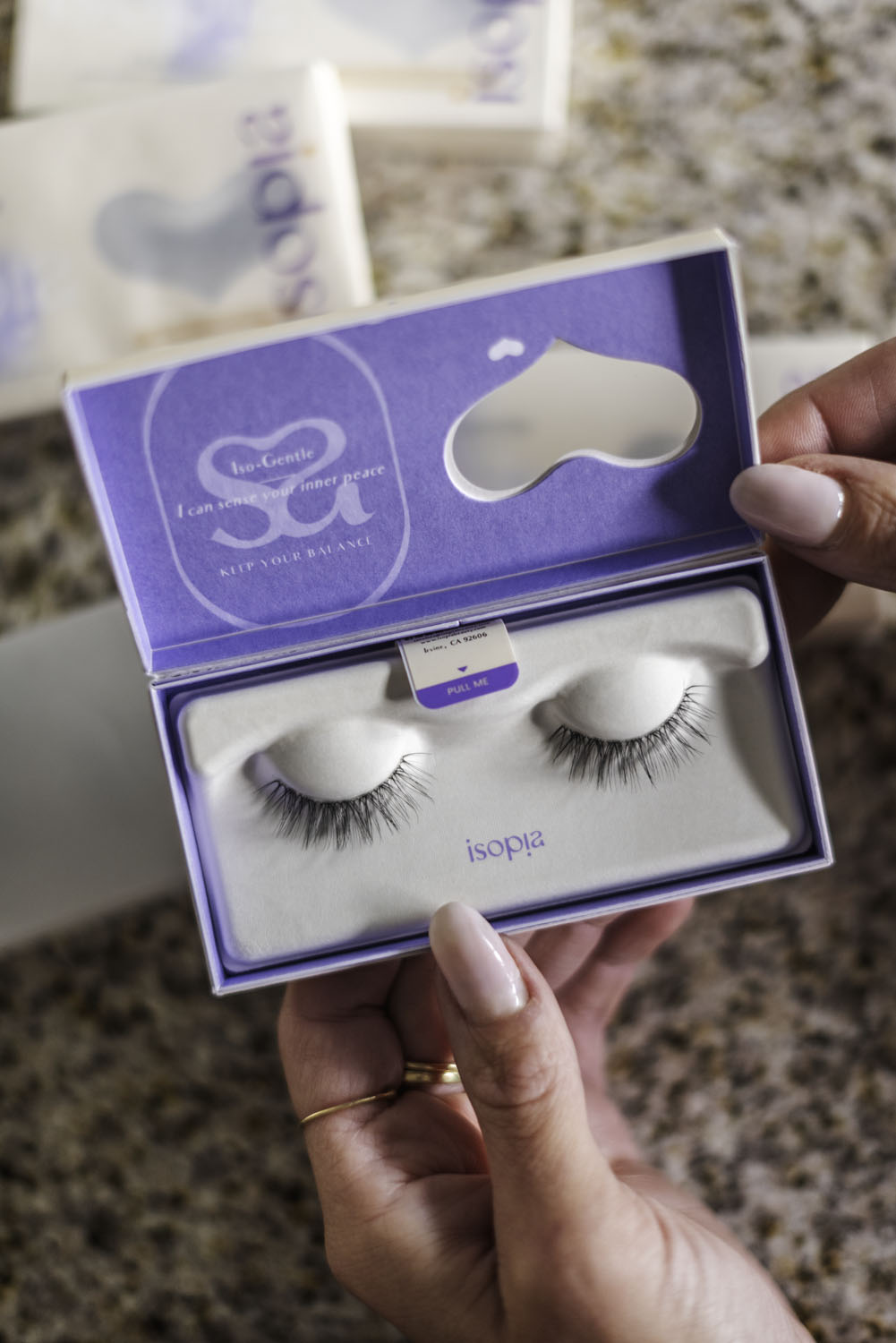 Mastering the Art of False Eyelashes: A Comprehensive Guide for Beginners